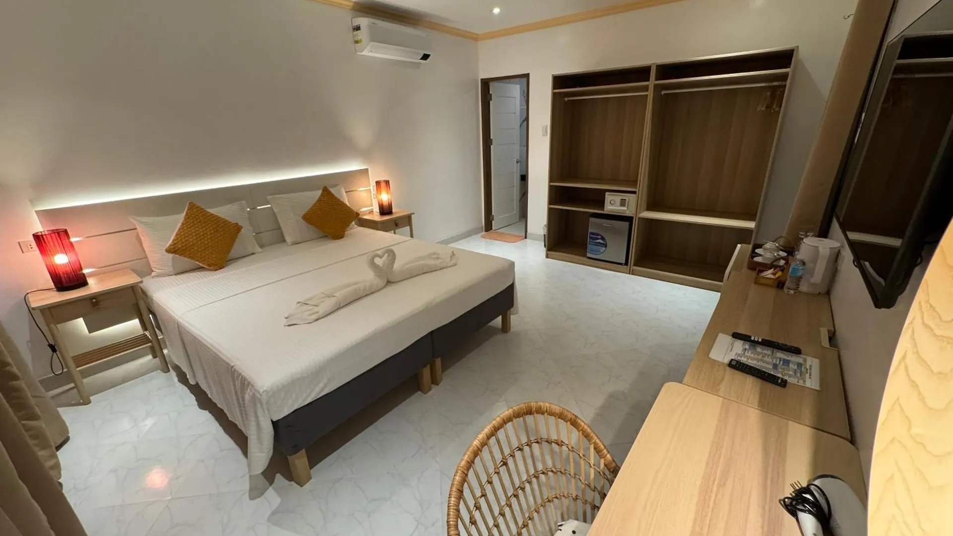 Alona Vida Beach Resort Panglao